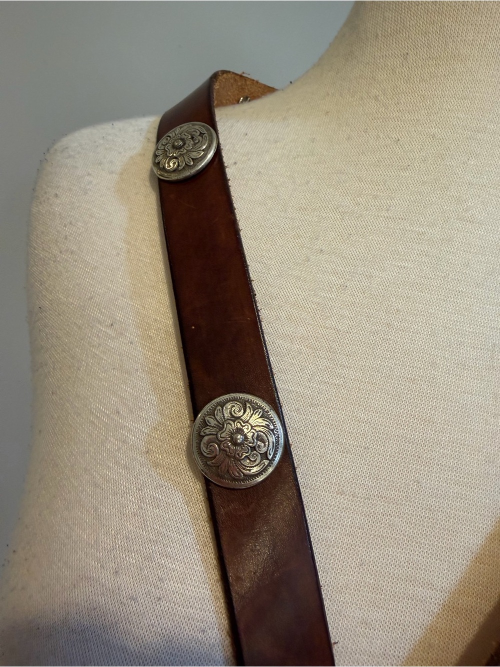 Vintage Brown genuine Leather Western Belt with Floral Silver Conchos - Picture 4 of 8